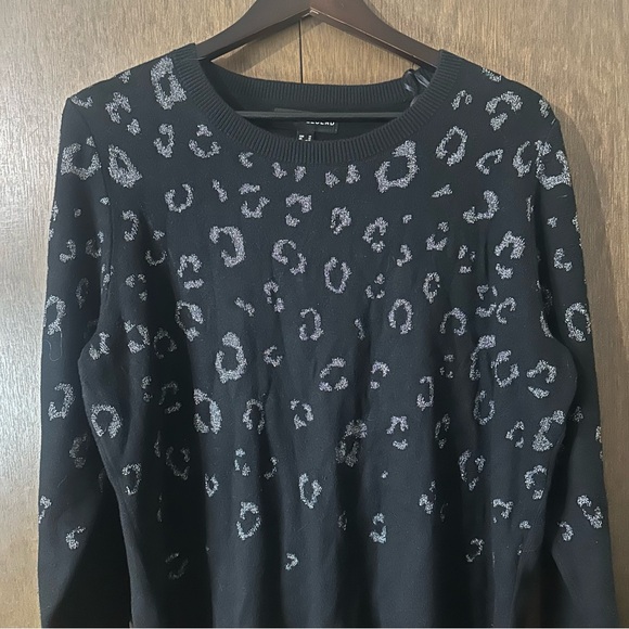 Love & Legend Black and Silver Leopard Print Crew Neck Sweater Size 1X Plus - Picture 3 of 9
